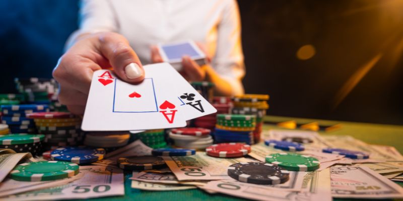 Bàn Roulette với Dealer xinh đẹp đang chờ bạn tham gia vòng quay may mắn
